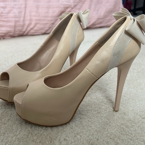 Tan Open-Toe Platform Pumps with Bow - Picture 3 of 5